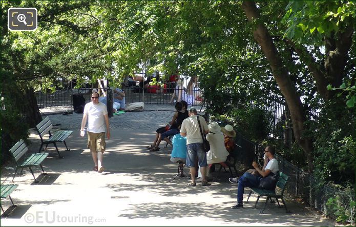 Square du Vert Galant end section