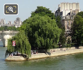 Square du Vert Galant