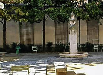 Square Gabriel Pierne statue