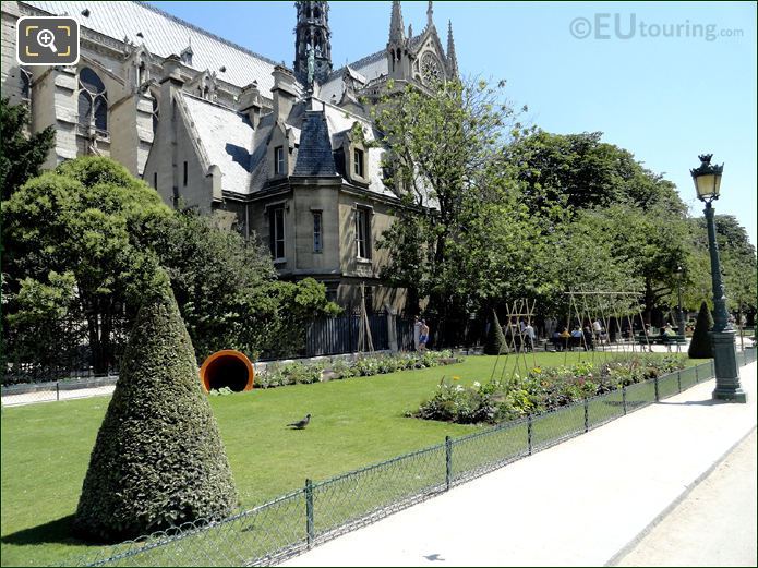 Square Jean XXIII flower beds and plant pot