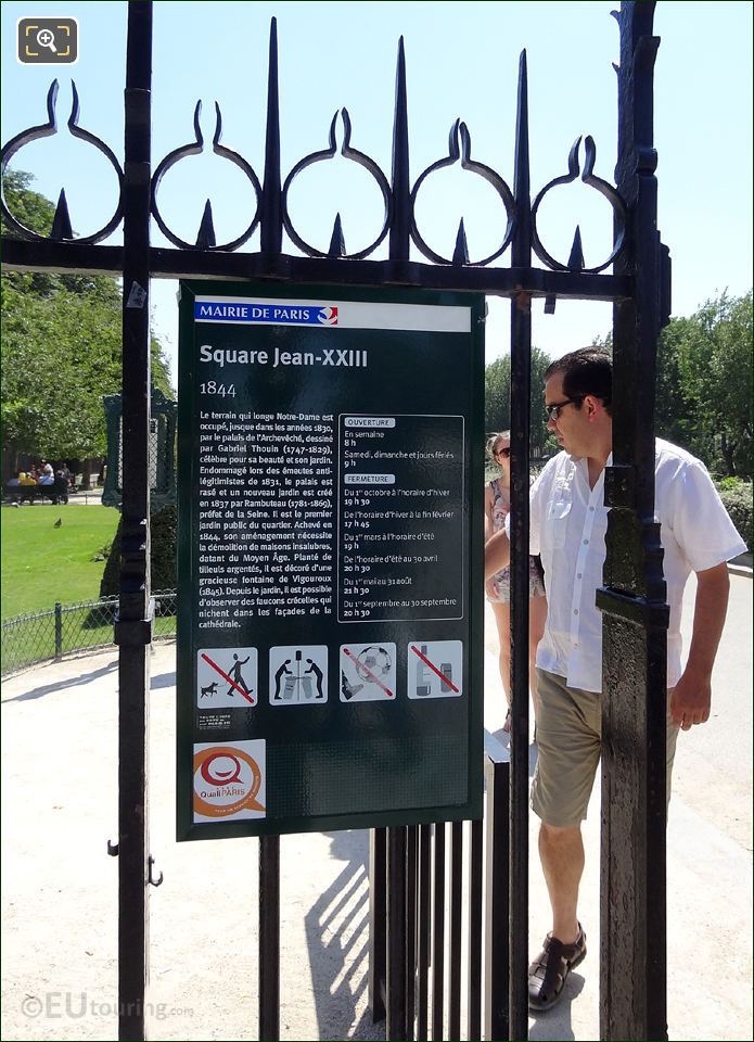 Square Jean XXIII tourist information board