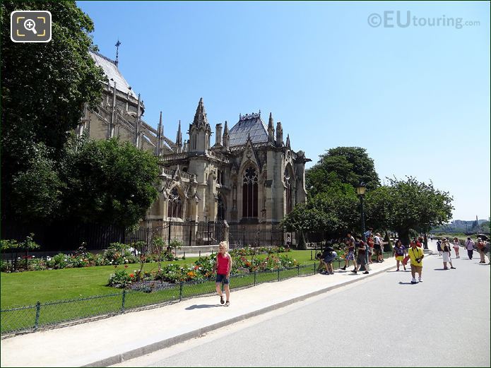 Square Jean XXIII and Notre Dame Paris