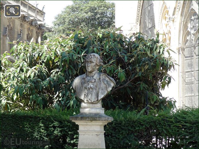 Carlo Goldoni bust in Square Jean XXIII