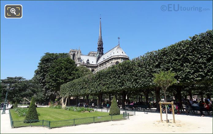 Square Jean XXIII landscaped gardens