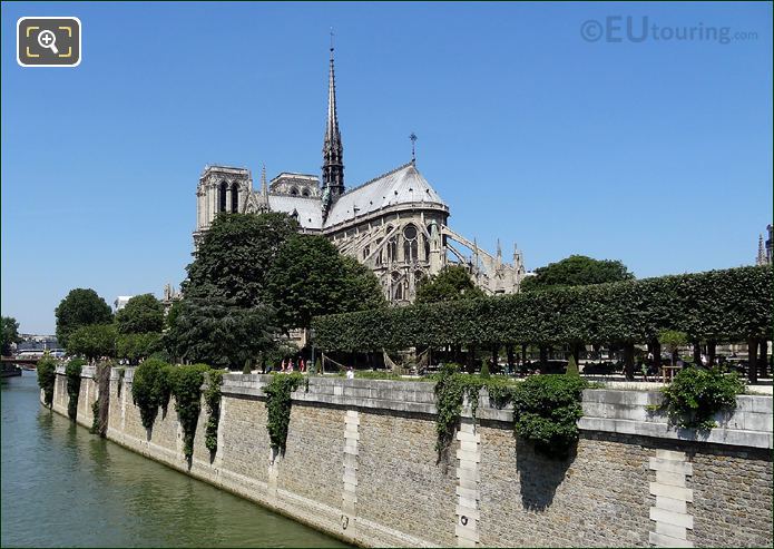 South side of Square Jean XXIII