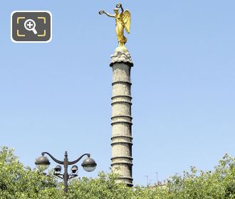 Bronze Victoire statue on Fontaine du Palmier