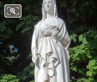 Blanche of Castile statue by artist Augustin Dumont