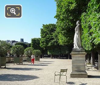 Marguerite d'Angouleme statue on western terrace