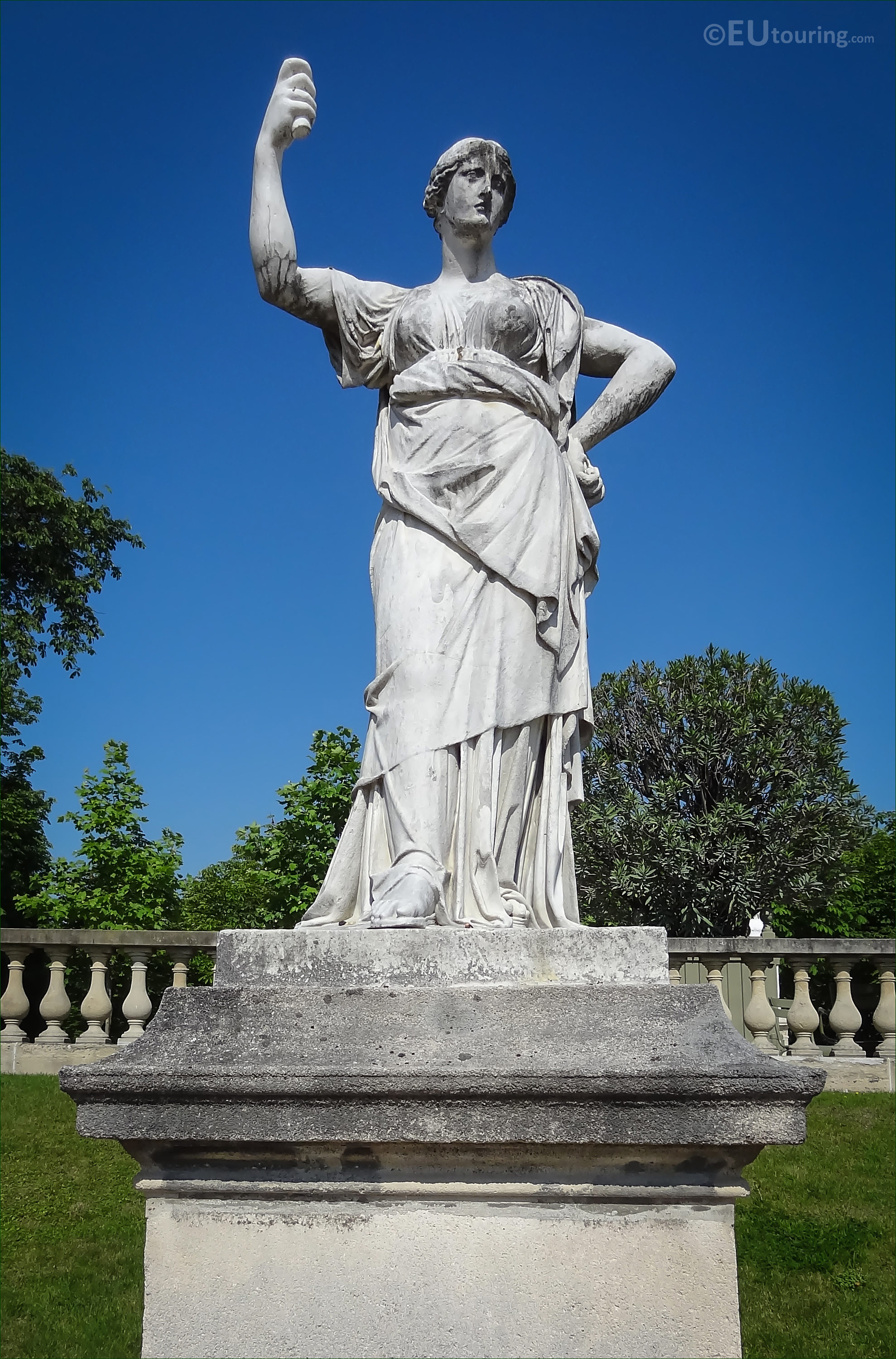 Photos of Junon, Reine du Ciel statue in Jardin Luxembourg - Page 447