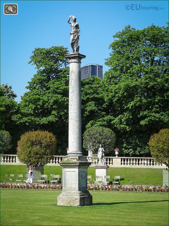 Luxembourg Gardens and Venus sortant du bain statue