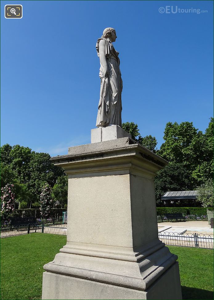 East side of La Messagere statue