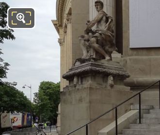 Grand Palais south east corner statue l'Art Industriel