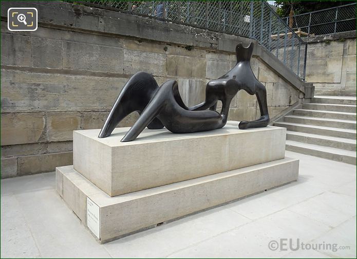 Jardin des Tuileries bronze Reclining Figure sculpture