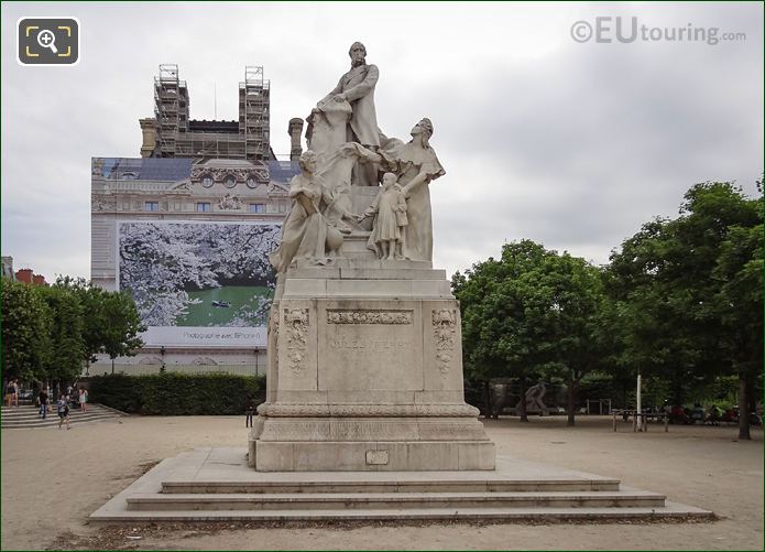 Jules Ferry monument in Jardin des Tuileries