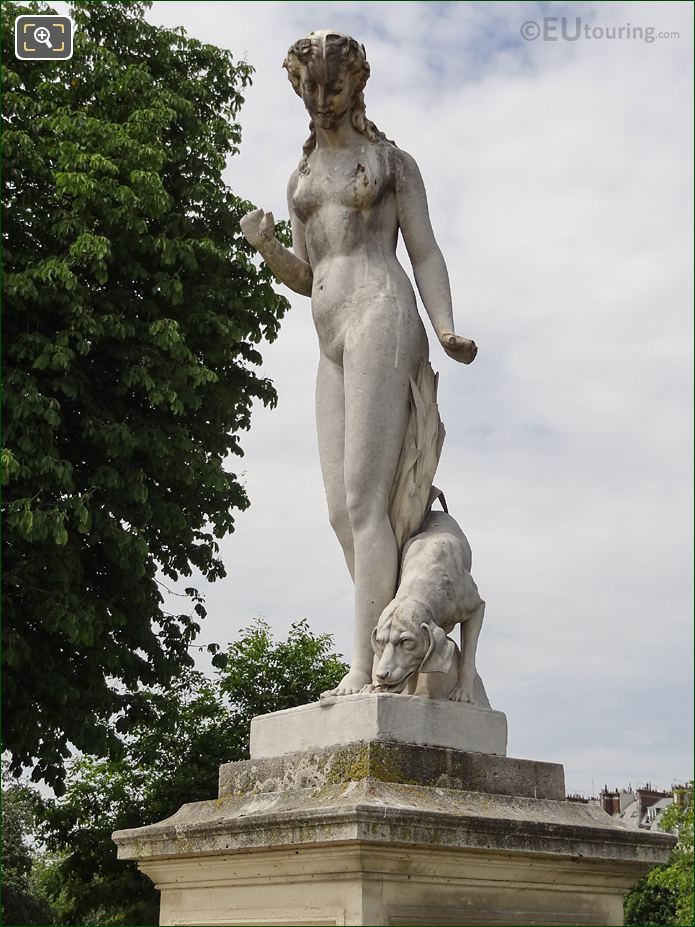 The front and left hand side of Nymphe statue