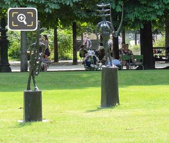 L'Echiquier, Grand statues by artist Germaine Richier