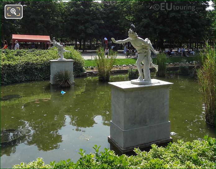Apollon pursuing Daphne statues Jardin des Tuileries