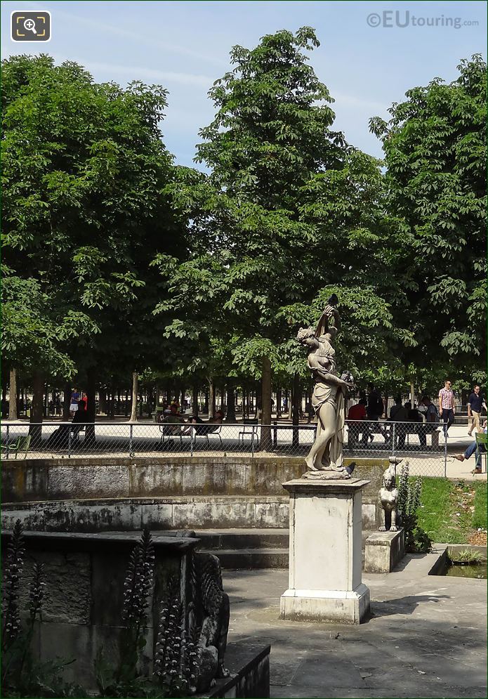 Photos of Venus Callipyge statue in Jardin des Tuileries - Page 716