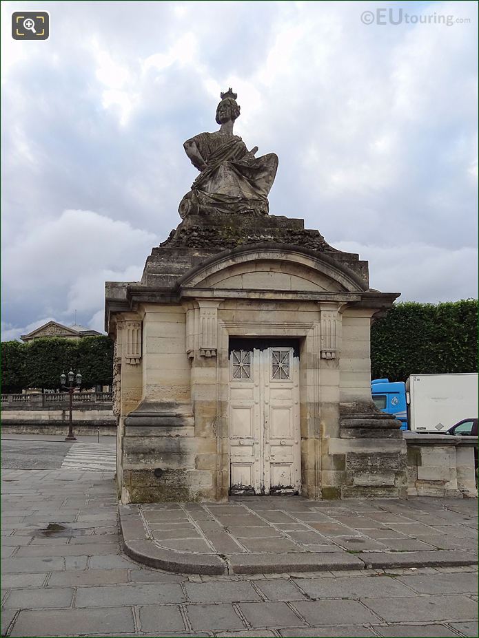 Strasbourg statue Guardhouse named after Ange-Jacques Gabriel