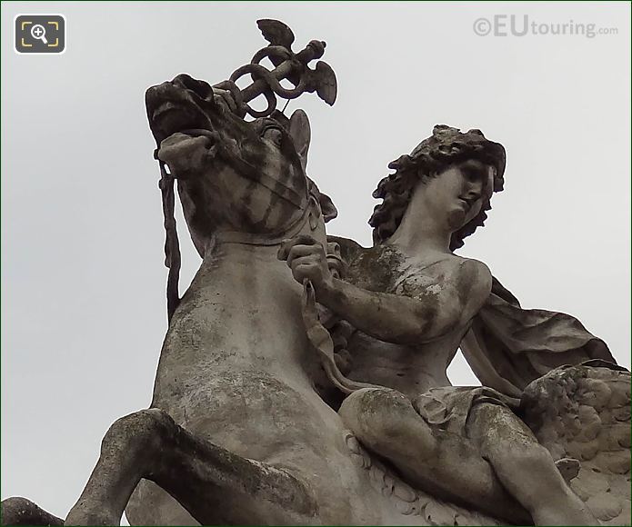 Left side of Mercure Monte sur Pegase marble statue