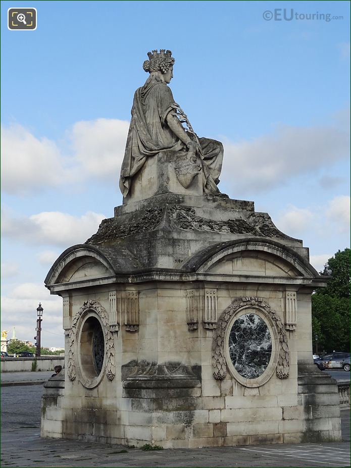 Marseille statue on Guerite de Gabriel Pavilion