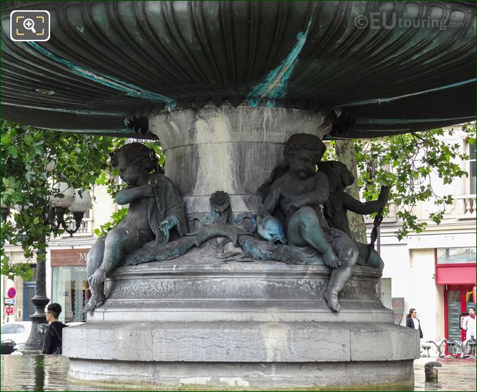 Bronze Ronde d'Enfants statues on Fontaine du Theatre-Francais Nymphe Marine