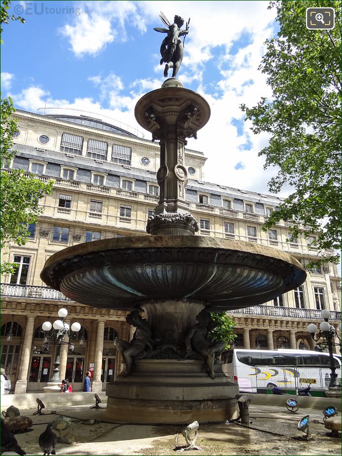 Fontaine du Theatre-Francais Nymphe Fluviale, Place Andre Malraux