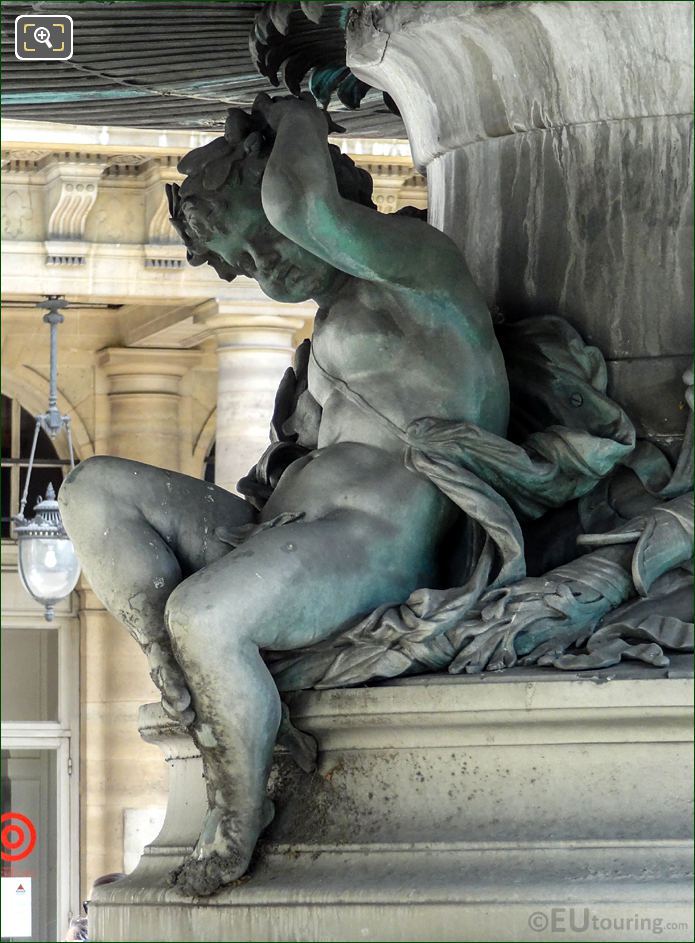 Fountain pedestal with bronze child statue on Nymphe Fluviale