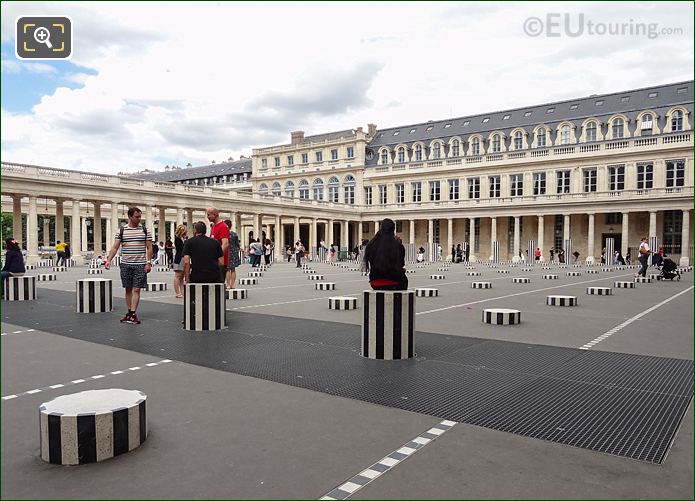Cour d'Honneur with grates and columns for modern art water feature