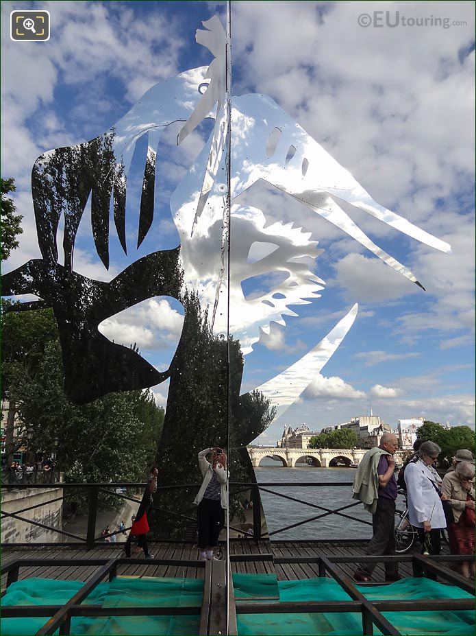 Enchanted footbridge sculpture Arbre V Pont des Arts