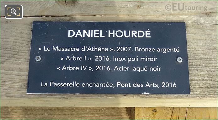 Information plaque Le Massacre d'Athena statue