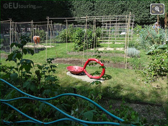 Comptine sculptures in Vegetable Garden of Jardin des Tuileries