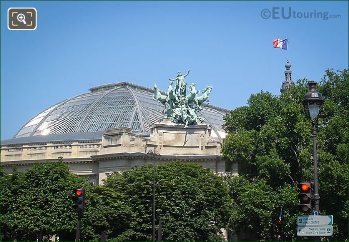 L'Harmonie Triomphant de la Discorde and glass roof