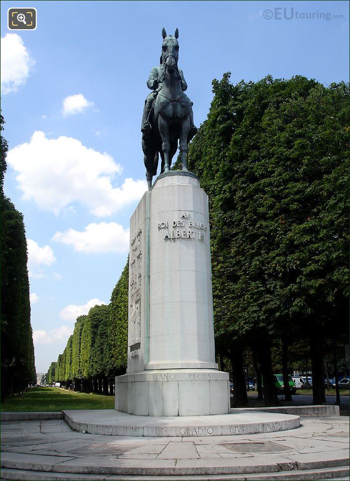 King Albert I statue in Paris
