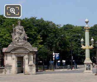 Place de la Concoede and the City of Brest statue