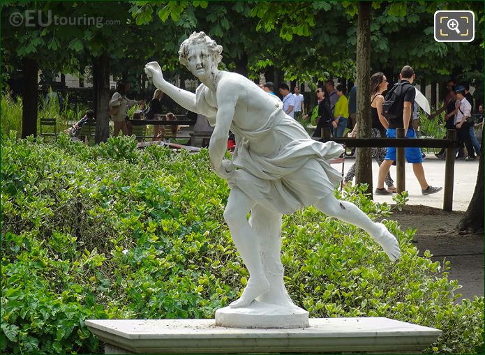Hippomene statue by Guillaume Coustou