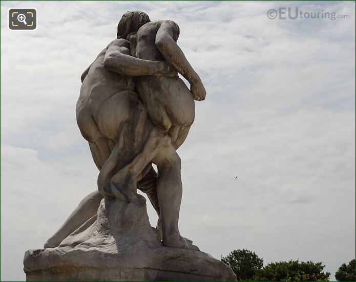 Back of Le Bon Samaritain statue