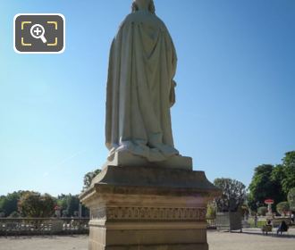 Back of Anne d'Autriche statue in Paris