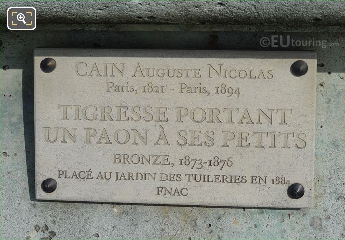 Tourist information plaque for Tigresse Portant un Paon a ses Petits statue