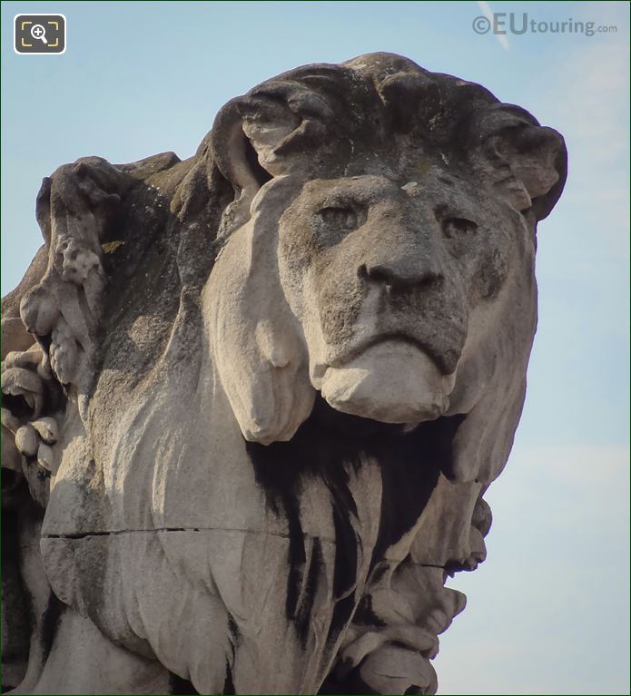 Lions head on the Lion a l'Enfant statue