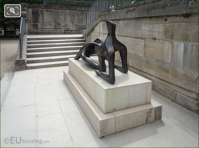 Head and shoulders of the bronze Reclining Figure sculpture