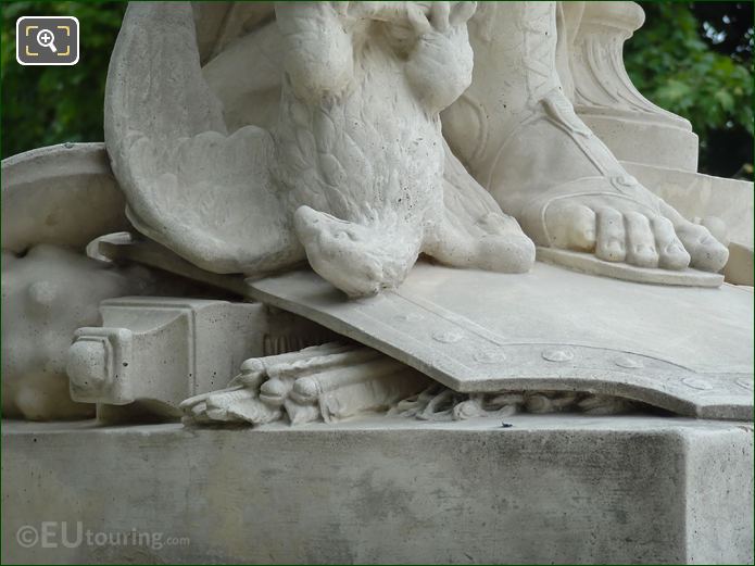 Bird at the feet of Hannibal statue