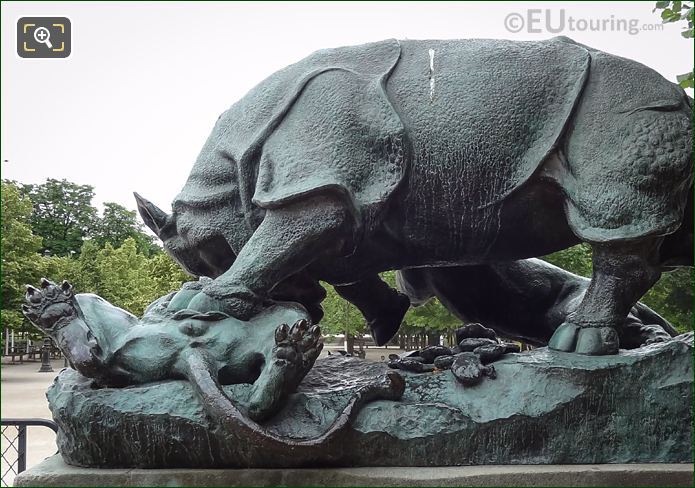 Rhinos head on Rhinoceros Attaque par un Tigre statue