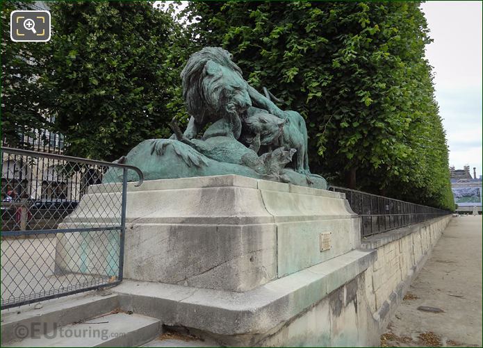 A Cain statue group Lion and Lioness Fighting over a Boar