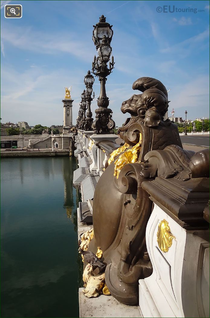 Outside edge Pont Alexandre III NE end