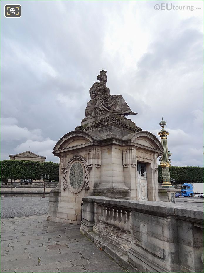 Front and right side of Lille statue in Paris