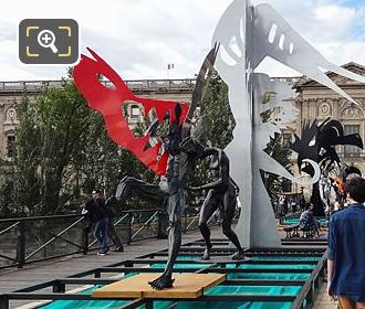 Red wolf head, Enchanted Footbridge exhibition, Pont des Arts 2016