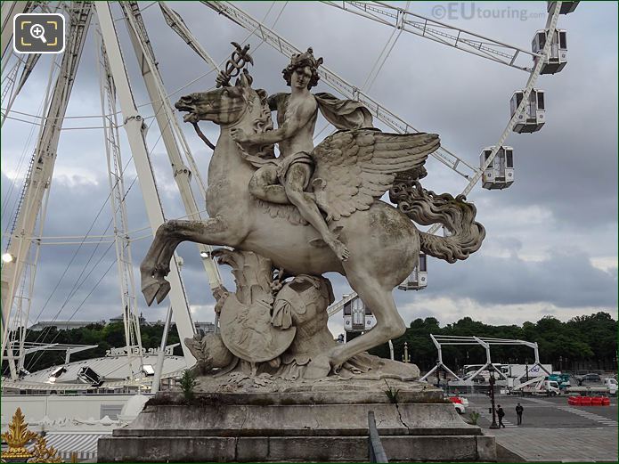 Front of Mercure Monte sur Pegase statue in Paris