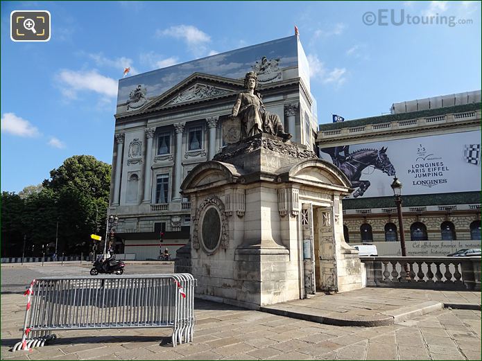 Front and right side of the City of Rouen statue