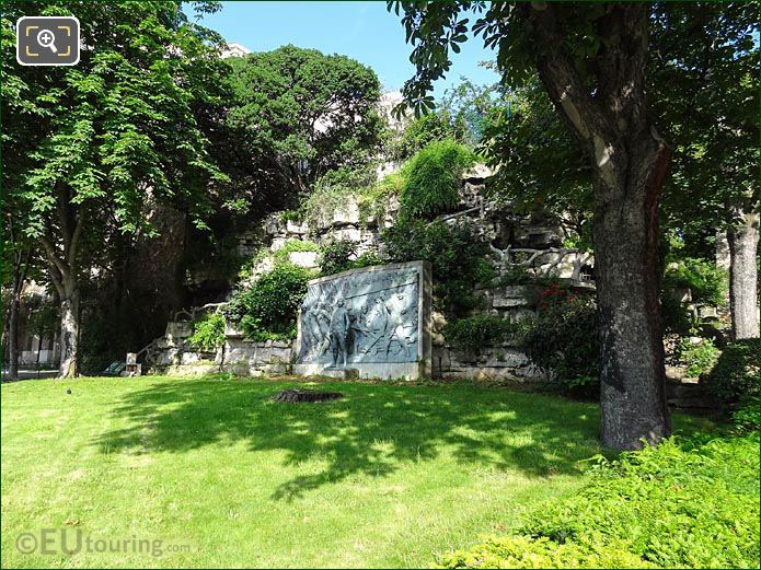 Jardins Trocadero SW corner Monument Amiral de Grasse